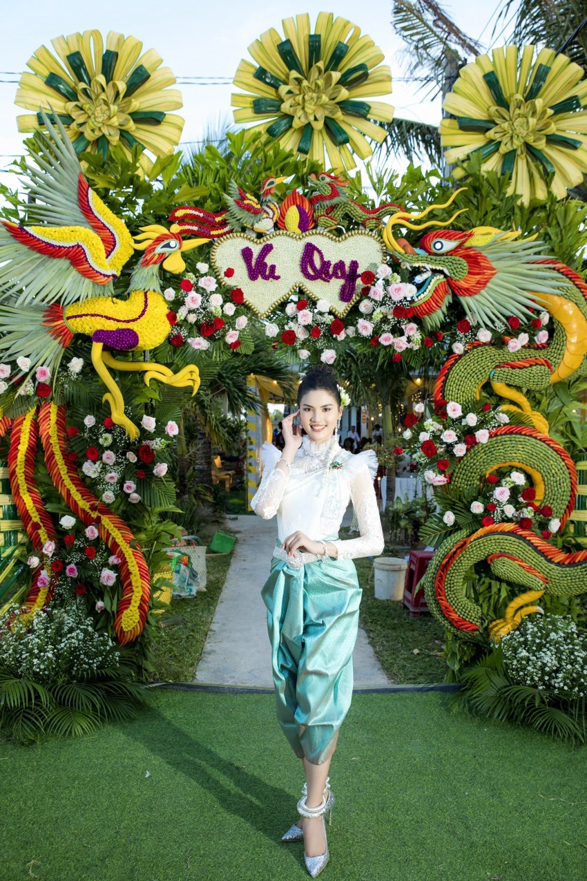 Anh Tâm thực hiện cổng cưới tại Sóc Trăng trong ngày trọng đại của người đẹp nhân ái Dương Thị Ngọc Thoa Anh Tâm thực hiện cổng cưới tại Sóc Trăng trong ngày trọng đại của người đẹp nhân ái Dương Thị Ngọc Thoa