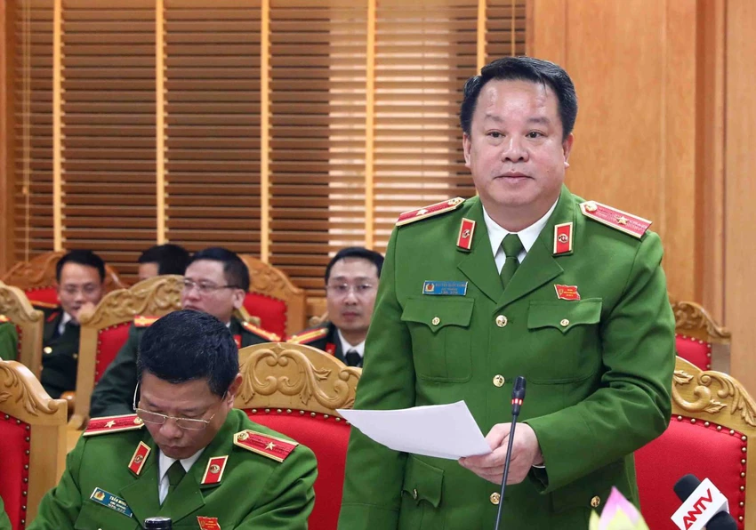 Thiếu tướng Nguyễn Quốc Hùng, Cục trưởng Cục Cảnh sát Quản lý hành chính về trật tự xã hội, Bộ Công an. Thiếu tướng Nguyễn Quốc Hùng, Cục trưởng Cục Cảnh sát Quản lý hành chính về trật tự xã hội, Bộ Công an.