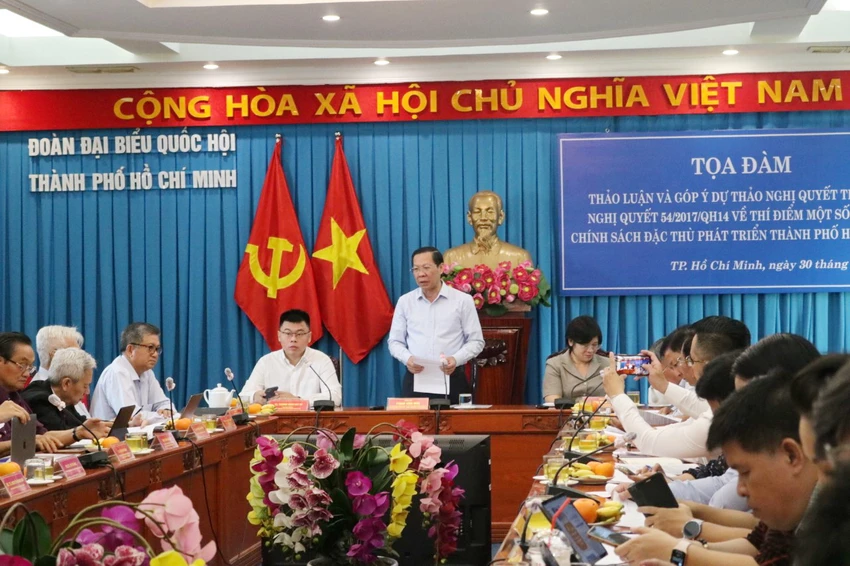Toàn cảnh buổi tọa đàm góp ý dự thảo Nghị quyết thay thế Nghị quyết 54 về thí điểm một số cơ chế, chính sách đặc thù phát triển TP.HCM. Toàn cảnh buổi tọa đàm góp ý dự thảo Nghị quyết thay thế Nghị quyết 54 về thí điểm một số cơ chế, chính sách đặc thù phát triển TP.HCM.