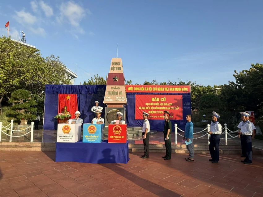 Bau cu o Truong Sa 2.jpg