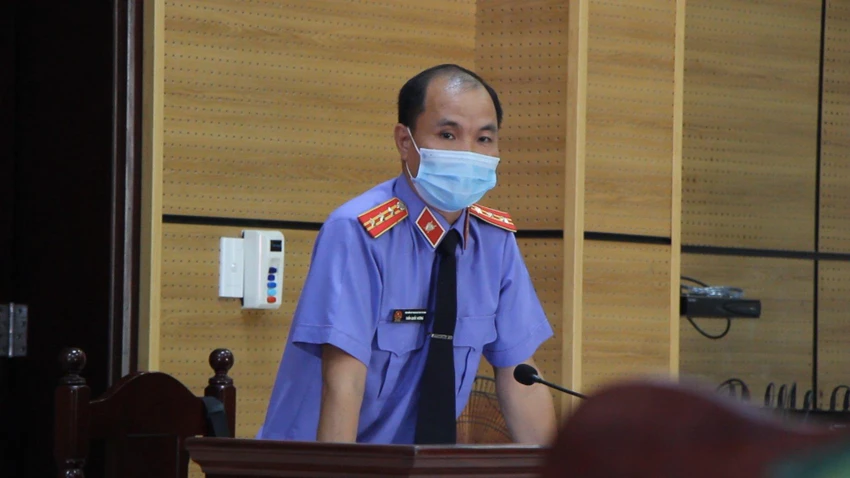 Đại diện VKSND tỉnh Tây Ninh tại phiên tòa sáng nay. Ảnh: DƯƠNG HOÀNG Đại diện VKSND tỉnh Tây Ninh tại phiên tòa sáng nay. Ảnh: DƯƠNG HOÀNG