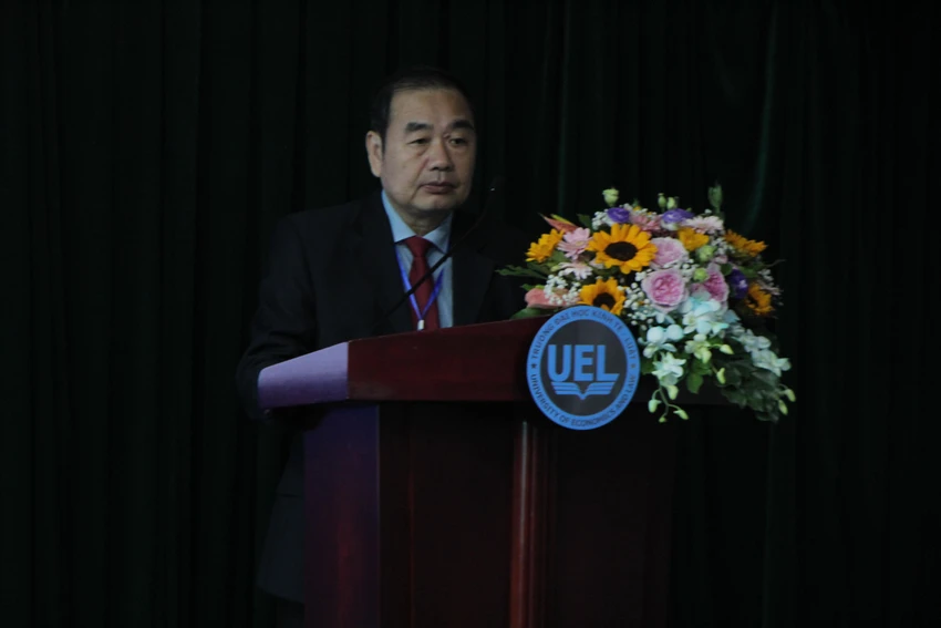 PGS.TS Lê Vũ Nam phát biểu khai mạc buổi hội thảo. ẢNH: DƯƠNG HOÀNG PGS.TS Lê Vũ Nam phát biểu khai mạc buổi hội thảo. ẢNH: DƯƠNG HOÀNG