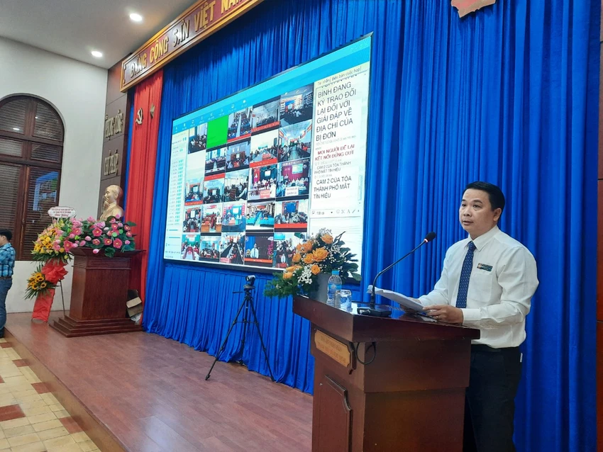 Thẩm phán Nguyễn Đức Phước - Chánh án TAND quận Bình Tân trình bày tham luận. Ảnh: MC Thẩm phán Nguyễn Đức Phước - Chánh án TAND quận Bình Tân trình bày tham luận. Ảnh: MC