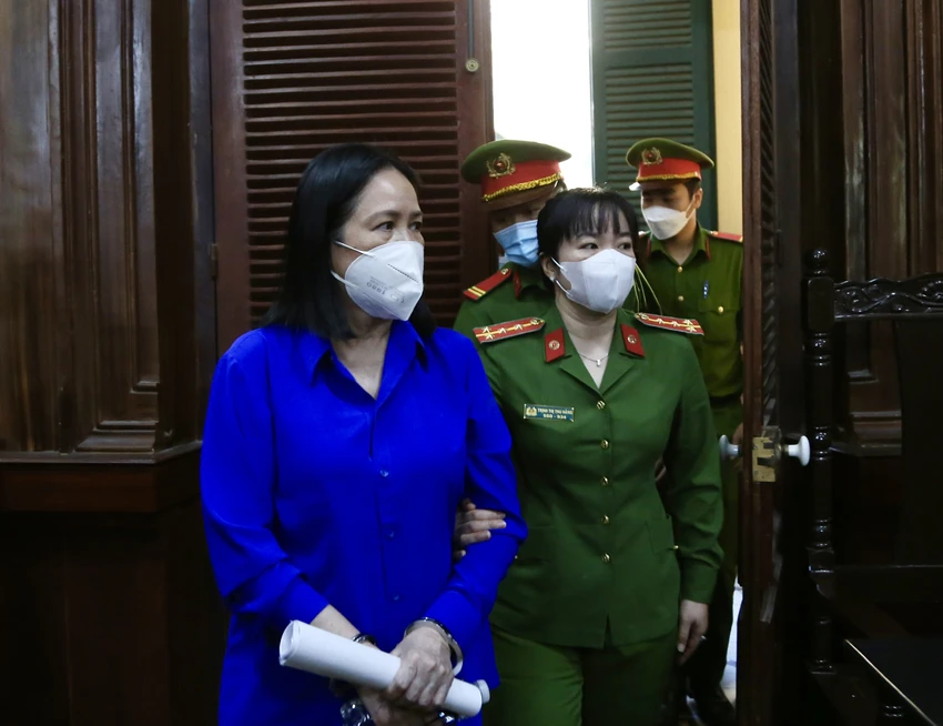 Bị cáo Bùi Thị Lệ Phi Bị cáo Bùi Thị Lệ Phi