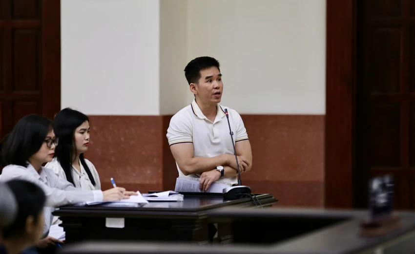 Đại diện Công ty Quốc Cường Gia Lai tại phiên tòa sáng nay (27-3). Ảnh: TRƯỜNG GIANG Đại diện Công ty Quốc Cường Gia Lai tại phiên tòa sáng nay (27-3). Ảnh: TRƯỜNG GIANG
