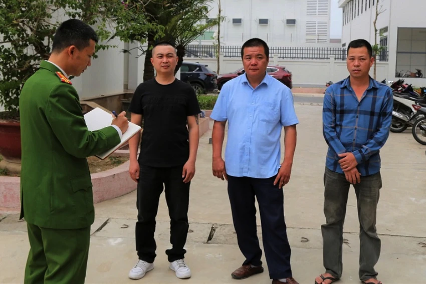 dot-phao-nha-hang.jpg
