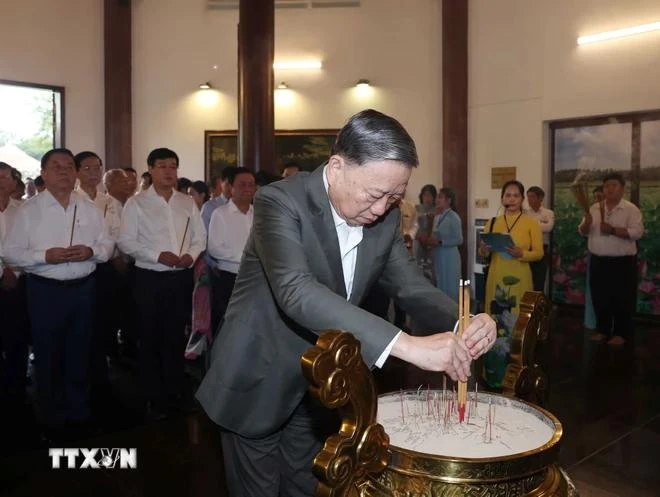 tong-bi-thu-to-lam-2.webp