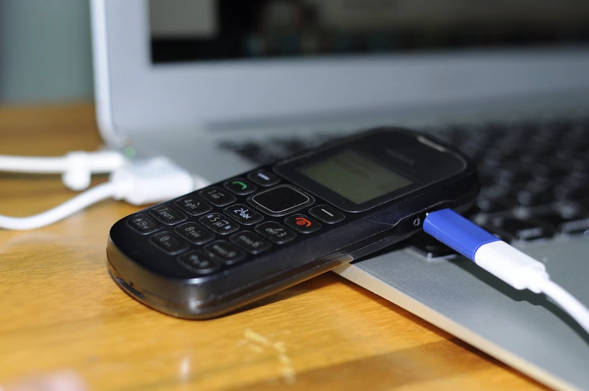 Vệ sinh smartphone đúng cách ảnh 1