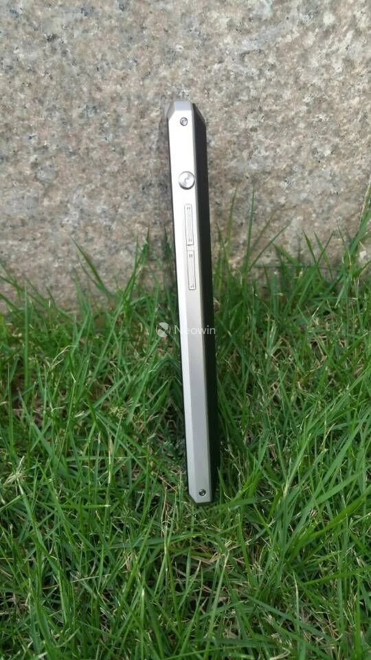 Smartphone pin khủng 10.000 mAh ảnh 2 Smartphone pin khủng 10.000 mAh ảnh 2