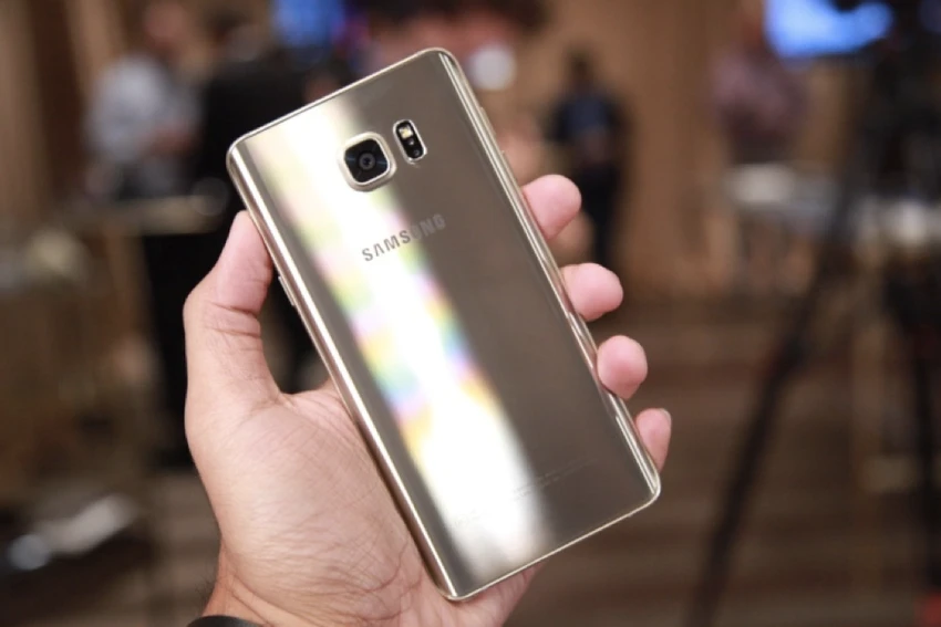 Galaxy Note 5 - Chiếc phablet thanh lịch nhất của Samsung ảnh 3