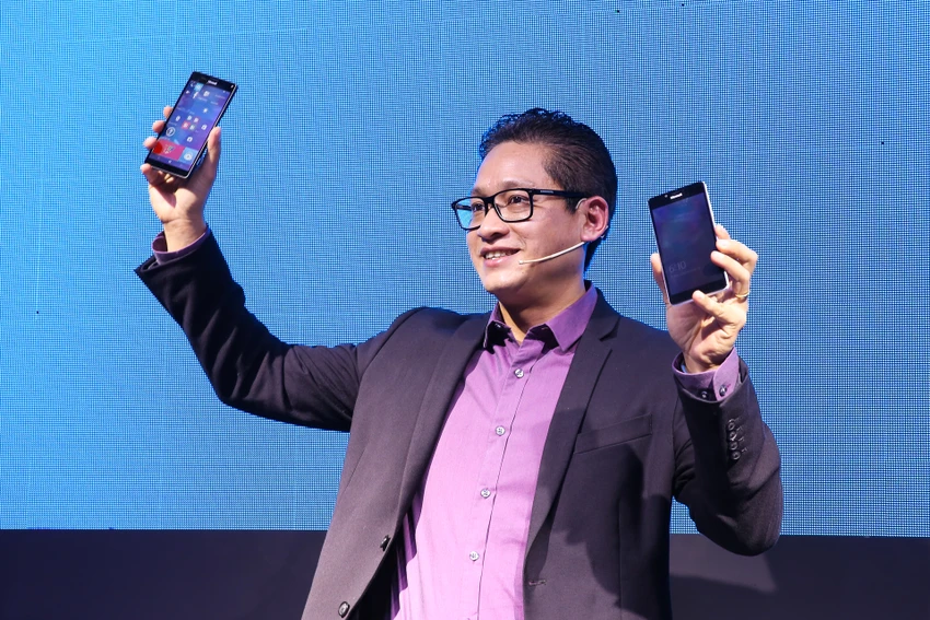 Microsoft ra mắt bộ đôi smartphone Lumia 950 & 950 XL ảnh 2 Microsoft ra mắt bộ đôi smartphone Lumia 950 & 950 XL ảnh 2