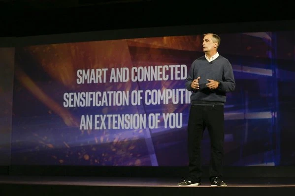 Intel 'rửa mắt' người xem tại CES 2016 ảnh 3