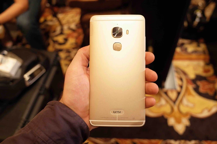 Lộ diện chiếc smartphone đầu tiên sử dụng Snapdragon 820 ảnh 1 Lộ diện chiếc smartphone đầu tiên sử dụng Snapdragon 820 ảnh 1