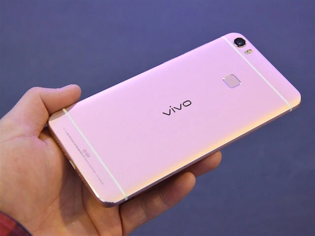 Trên tay nhanh chiếc smartphone mạnh nhất thế giới ảnh 2 mat-sau-cua-vivo-xplay5
