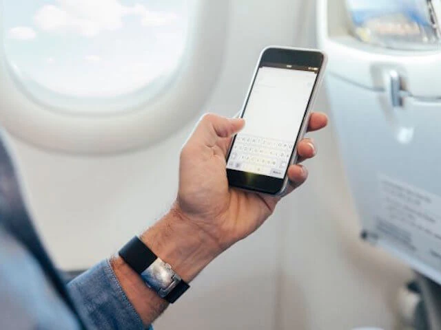 Có nên chuyển smartphone sang chế độ máy bay
