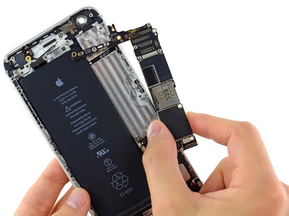 Mẹo để tránh bị ‘luộc’ đồ khi đi sửa smartphone ảnh 1 main iphone