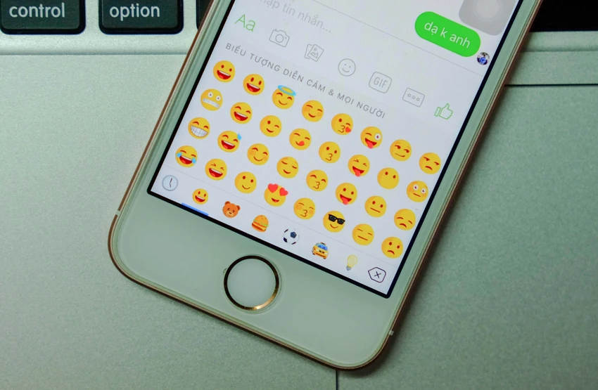 Facebook đã 'hồi sinh' biểu tượng :v và :3 ảnh 1 emoji