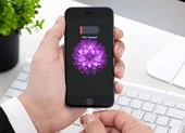 Sạc điện thoại qua đêm có thực sự gây hại?