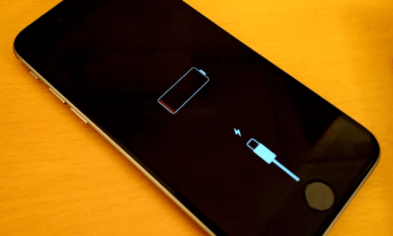 sac-pin-iphone