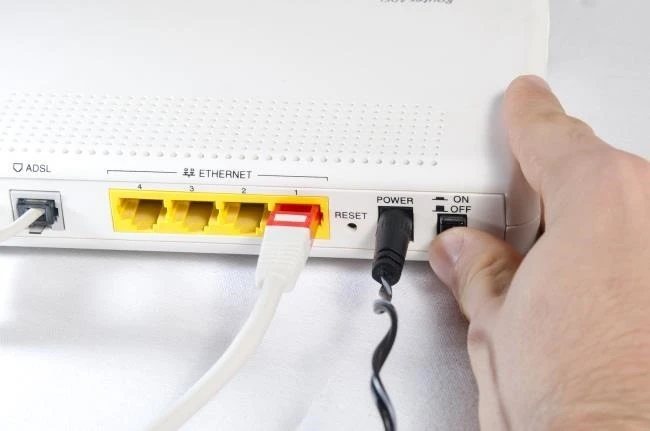 khoi-dong-lai-router