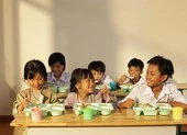 Grab đóng góp 1 tỷ đồng hỗ trợ bữa ăn cho trẻ em vùng cao
