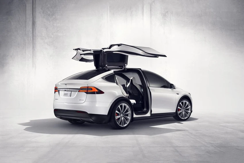 o-to-dien-tesla