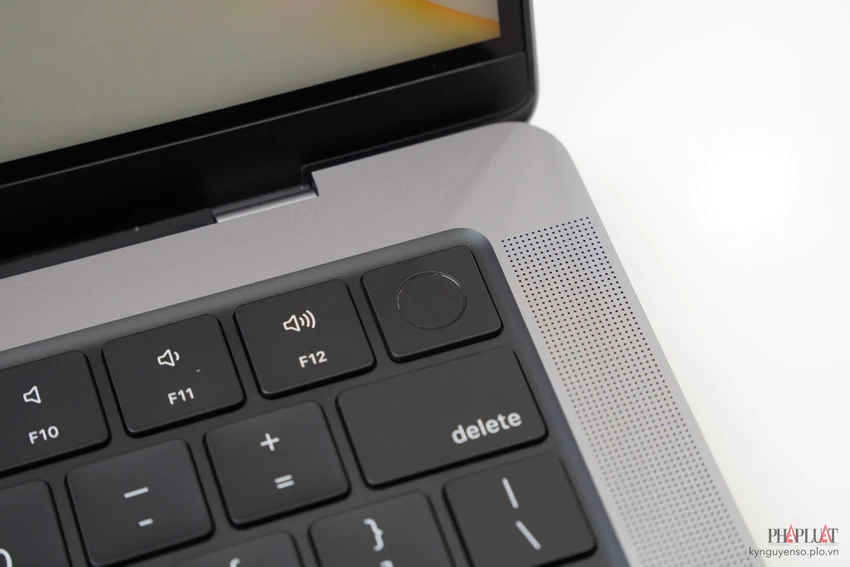 macbook-pro-16-inch