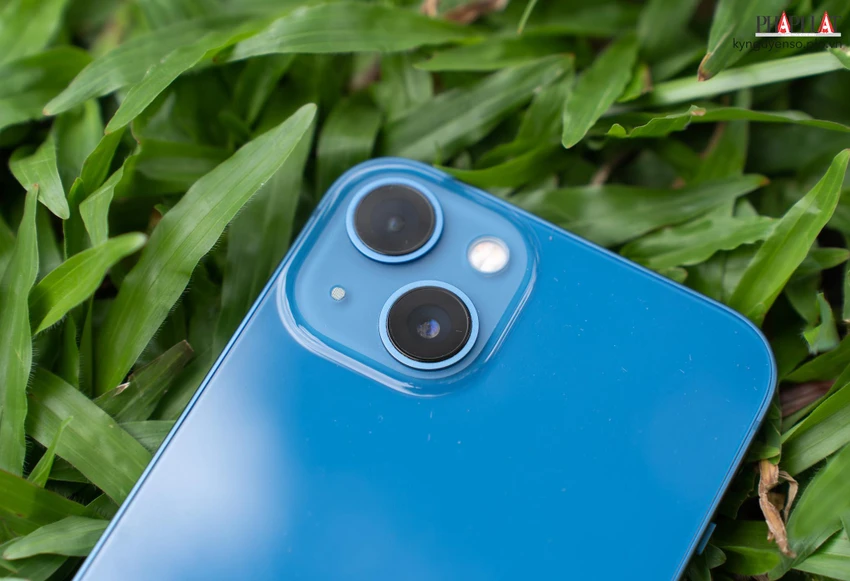 iphone-13 iPhone là con át chủ bài của Apple. Ảnh: TIỂU MINH
