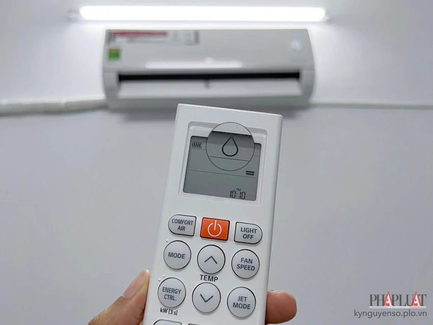 mo-may-lanh-voi-nhiet-do-phu-hop Mở máy lạnh với nhiệt độ phù hợp. Ảnh: TIỂU MINH