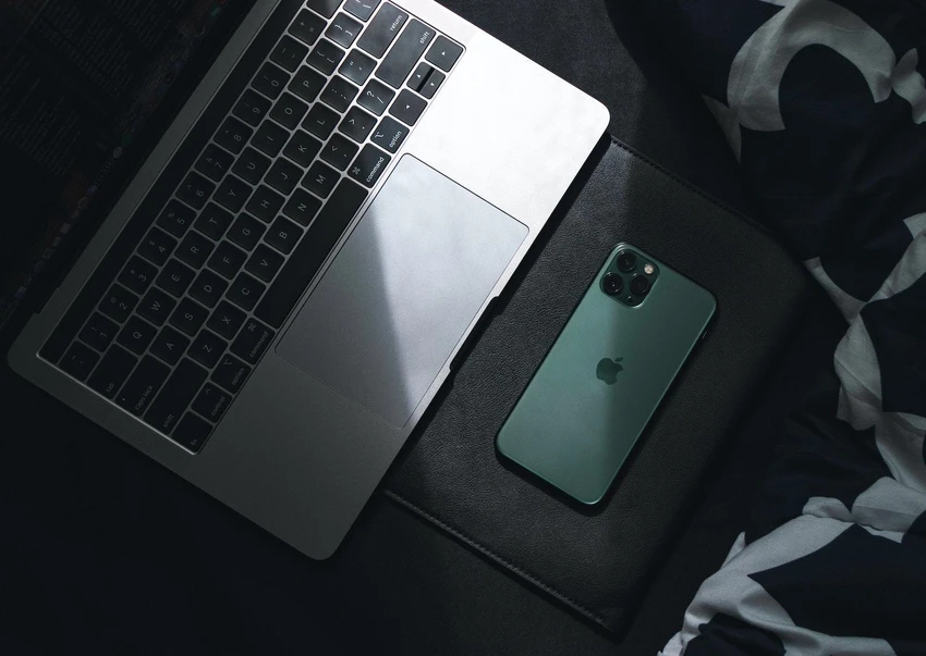 iphone-vs-macbook