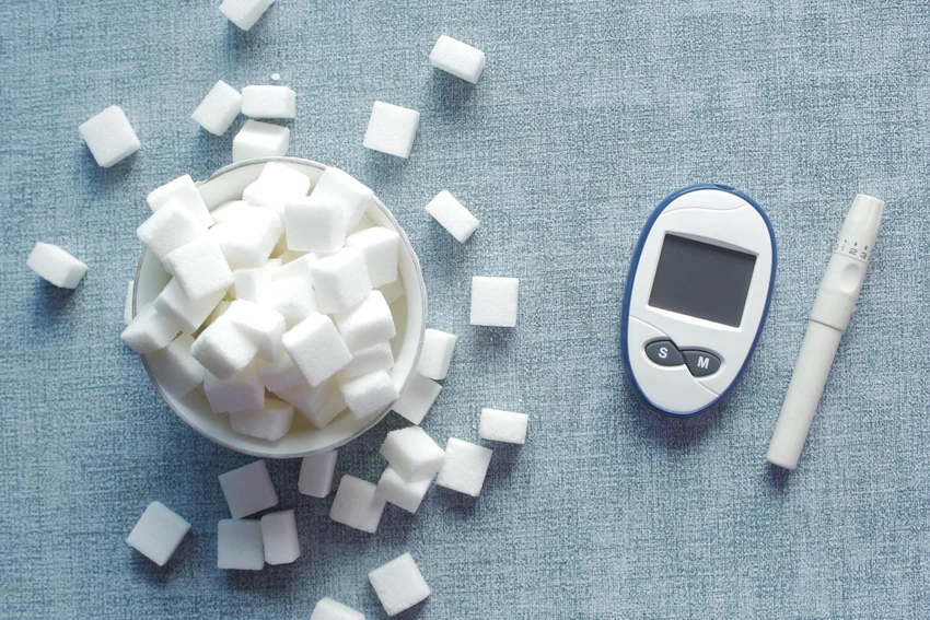 uong-insulin Uống insulin là cách nhanh nhất để hạ đường huyết. Ảnh: Pexels