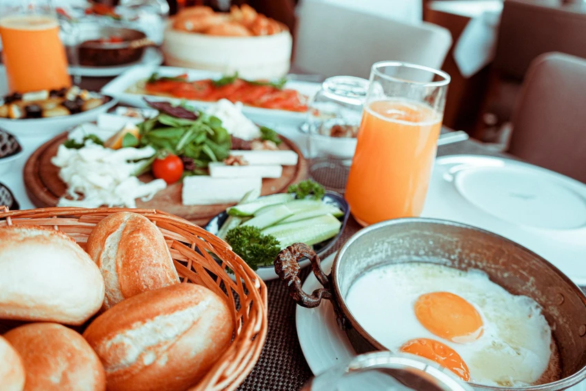 bua-sang-day-du-chat-dinh-duong Một bữa sáng đầy đủ chất rất quan trọng trong ngày. Ảnh: Pexels