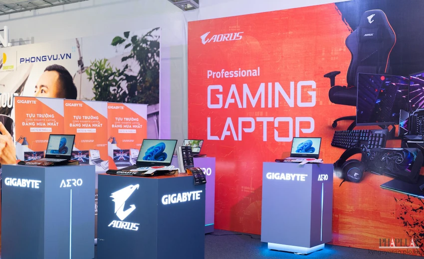 Gian hàng của Gigabyte. Ảnh: TIỂU MINH Gian hàng của Gigabyte. Ảnh: TIỂU MINH