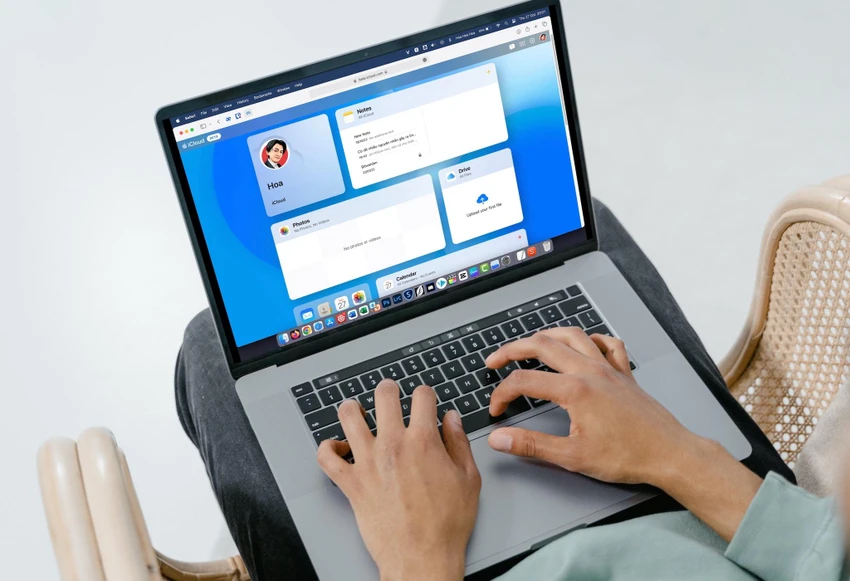 thiet-ke-moi-cua-icloud Thiết kế mới của iCloud. Ảnh: TIỂU MINH/Canva