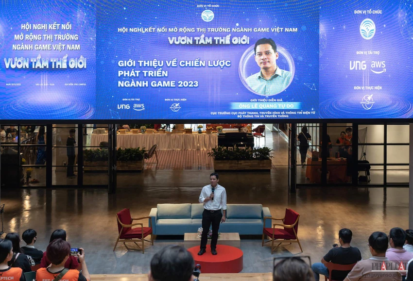 ong-le-quang-tu-do-cuc-truong-cuc-ptth-va-ttdt Ông Lê Quang Tự Do - Cục Trưởng Cục Phát thanh Truyền hình và Thông tin Điện tử chia sẻ tại sự kiện. Ảnh: TIỂU MINH