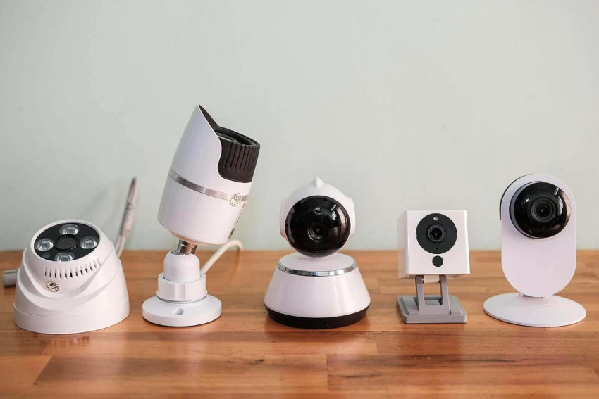 lap-dat-camera-chong-trom Camera chống trộm hiện tại có giá tương đối dễ tiếp cận. Ảnh: TIỂU MINH