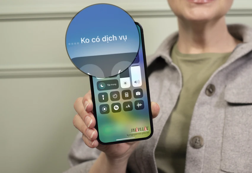 iPhone xuất hiện thông báo không có dịch vụ. Ảnh: MINH HOÀNG