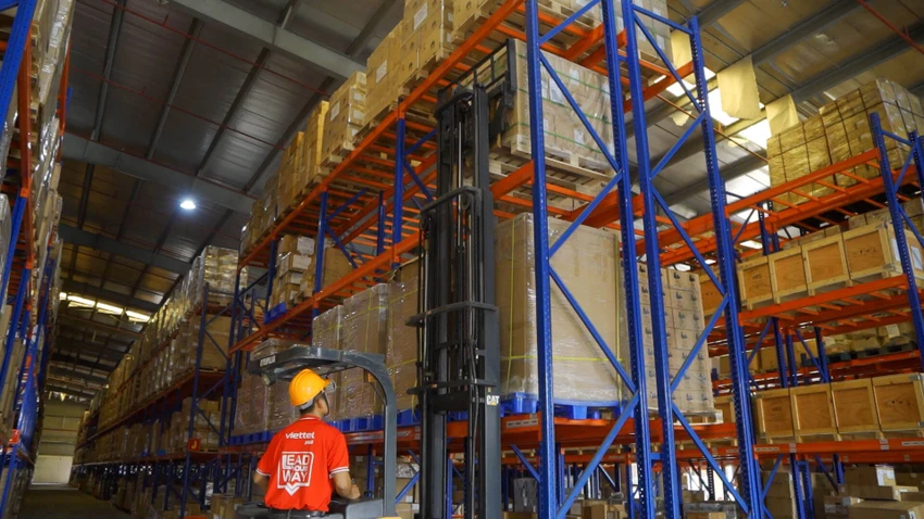 viettel-pót-tang-truong-2-con-so Thời gian toàn trình được rút ngắn hơn tới 30% so với trước đây, đưa tỉ lệ giao hàng thành công lên mức 94,29%. Ảnh: Viettel Post