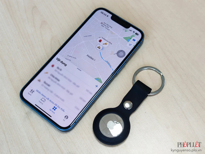 cach-ket-noi-airtag-vs-iphone Kết nối AirTag với iPhone hoặc các thiết bị của Apple. Ảnh: MINH HOÀNG
