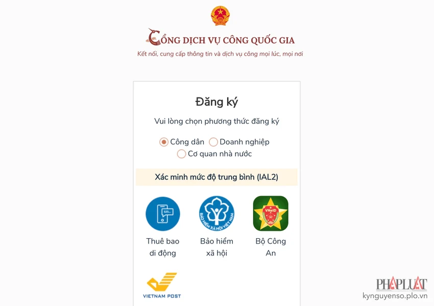 Đăng ký tài khoản trên Cổng Dịch vụ công Quốc gia để tiện trong việc thực hiện các dịch vụ công trực tuyến. Ảnh: MINH HOÀNG