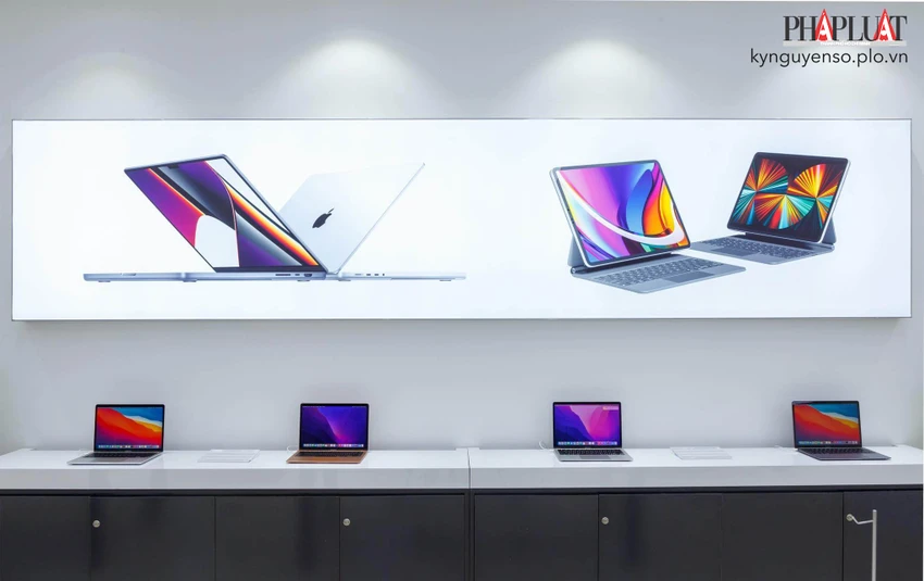 nhieu-mau-macbook-cu-duoc-giam-gia Nhiều mẫu MacBook cũ được giảm giá nhằm mở đường cho phiên bản mới. Ảnh: TIỂU MINH
