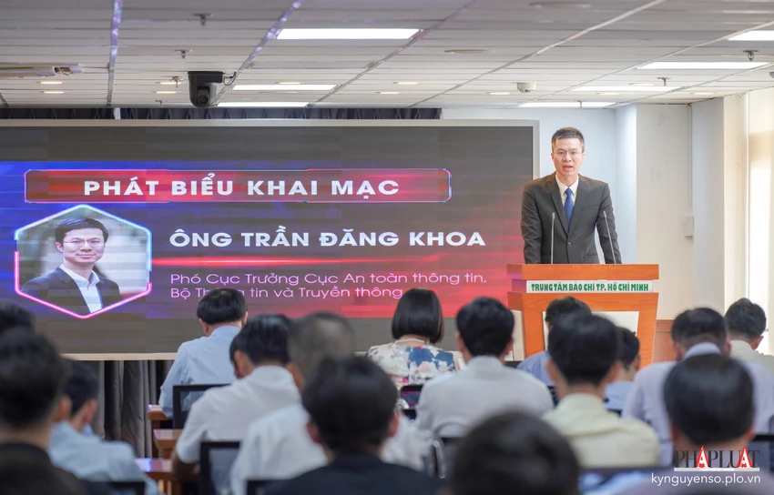 ong-tran-dang-khoa-pho-cuc-truong-cuc-attt Ông Trần Đăng Khoa, Phó Cục trưởng Cục ATTT (Bộ TTTT) chia sẻ tại sự kiện. Ảnh: TIỂU MINH