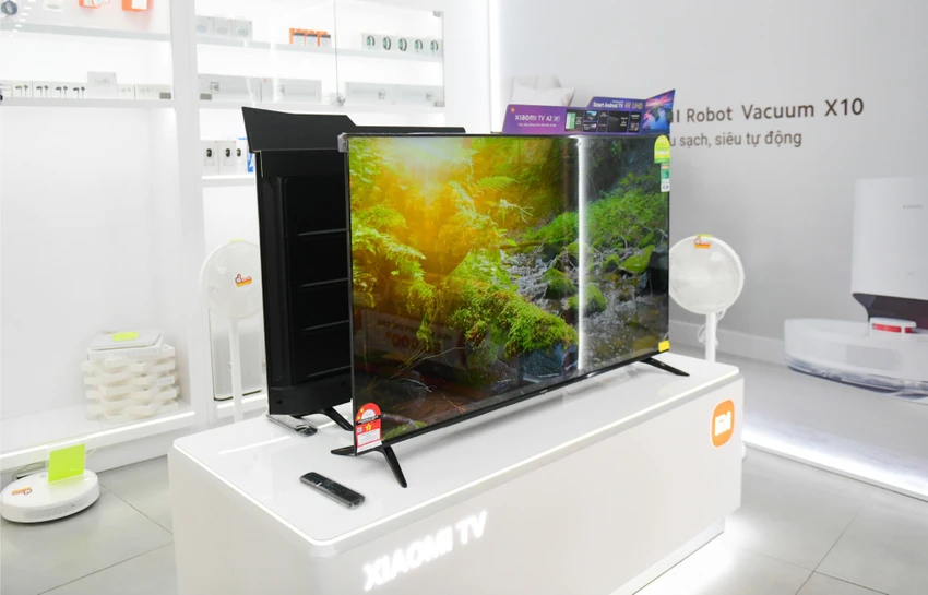 tv-thong-minh-giam-gia-dau-thang-6 Nếu yêu thích TV màn hình lớn, bạn có thể lựa chọn model Mi TV A2 58 inch với giá chỉ 8,49 triệu đồng (giảm 5,3 triệu).