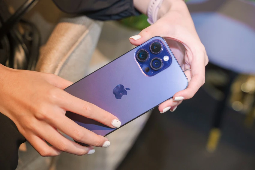 iphone-14-pro-max iPhone 14 Pro Max tại các hệ thống rẻ hơn Apple Store khoảng 4-5 triệu đồng.