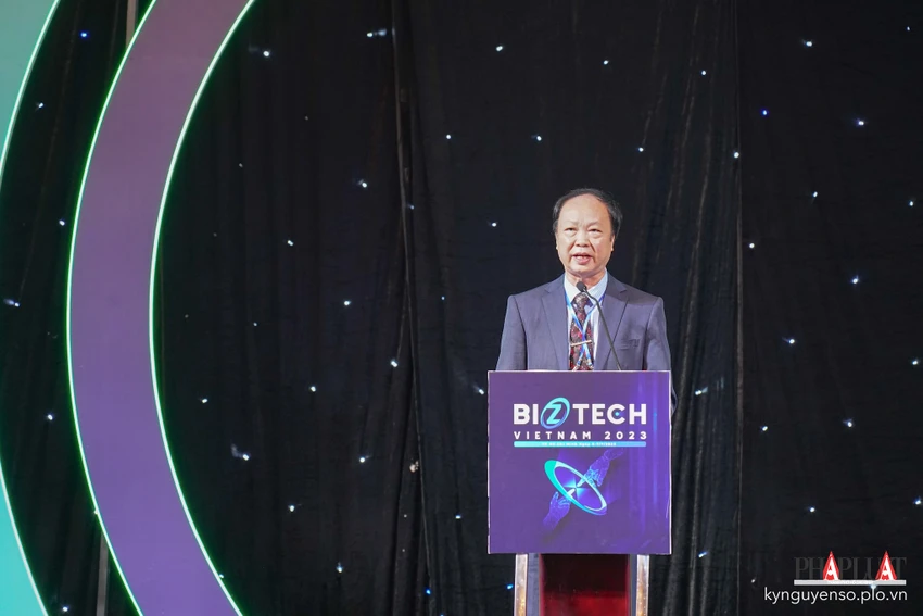 ong-nguyen-dinh-thang-vinasa Ông Nguyễn Đình Thắng, thành viên Hội đồng sáng lập VINASA phát biểu khai mạc sự kiện. Ảnh: TIỂU MINH
