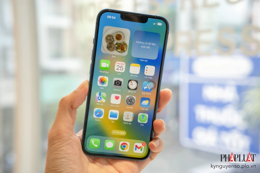 iphone-thuong-co-hieu-suat-tot-hon-va-on-dinh-hon iPhone thường có hiệu suất tốt hơn và ổn định hơn. Ảnh: TIỂU MINH
