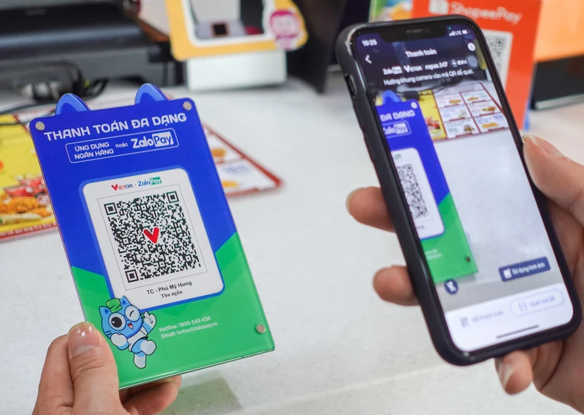 zalopay-ra-mat-ma-qr-da-nang Mã QR đa năng cho phép bạn sử dụng app ngân hàng, ví điện tử bất kỳ để thanh toán.
