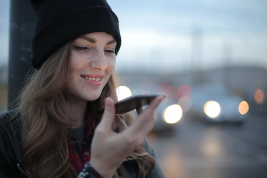 Ghi âm cuộc gọi trên iPhone không đơn giản như trên Android. Ảnh: Pexels