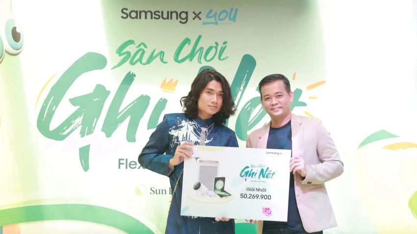 Tin công nghệ 25-12: Harry Nguyen (trái) là cá nhân có bài thi xuất sắc nhất cuộc thi