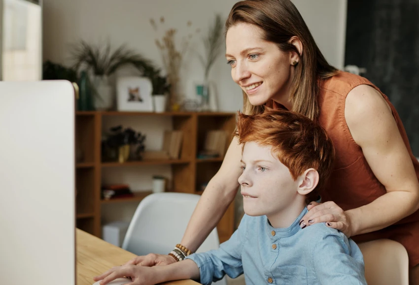 Có 4 mối đe dọa mạng nhắm vào trẻ em trong năm 2024 mà cha mẹ cần lưu ý. Ảnh: Pexels